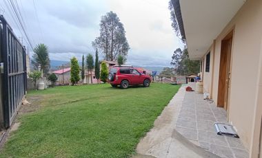 CASA EN VENTA, CON AMPLIO ESPACIO VERDE EN NULTI