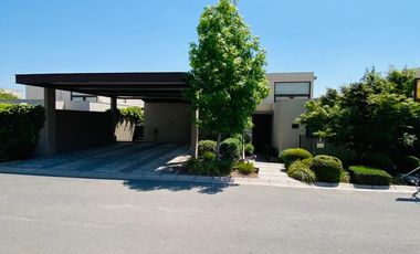 VENTA CASA MEDITERRANEA EN PIEDRA ROJA, 2 PISOS 4D + 3B + PISCINA + TERRAZA + QUINCHO , COLEGIOS ALEMAN, PEDREGALES, SAN ANSELMO