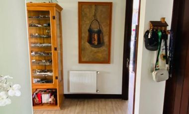 VENTA CASA MEDITERRANEA EN PIEDRA ROJA, 2 PISOS 4D + 3B + PISCINA + TERRAZA + QUINCHO , COLEGIOS ALEMAN, PEDREGALES, SAN ANSELMO