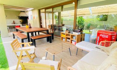 VENTA CASA MEDITERRANEA EN PIEDRA ROJA, 2 PISOS 4D + 3B + PISCINA + TERRAZA + QUINCHO , COLEGIOS ALEMAN, PEDREGALES, SAN ANSELMO