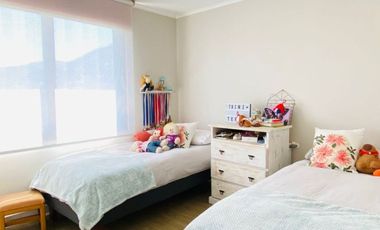 VENTA CASA MEDITERRANEA EN PIEDRA ROJA, 2 PISOS 4D + 3B + PISCINA + TERRAZA + QUINCHO , COLEGIOS ALEMAN, PEDREGALES, SAN ANSELMO