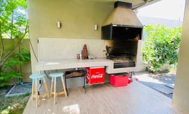 VENTA CASA MEDITERRANEA EN PIEDRA ROJA, 2 PISOS 4D + 3B + PISCINA + TERRAZA + QUINCHO , COLEGIOS ALEMAN, PEDREGALES, SAN ANSELMO