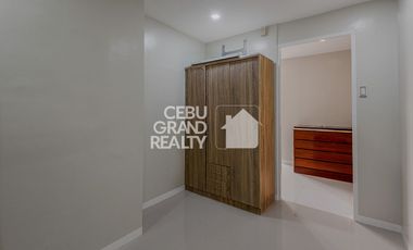 Luxury House with Swimming Pool for Sale in Brookfield Subdivision