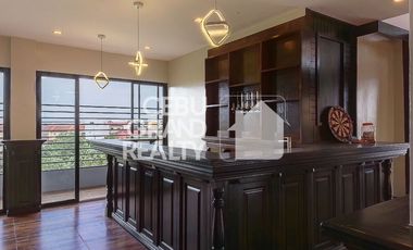 Luxury House with Swimming Pool for Sale in Brookfield Subdivision