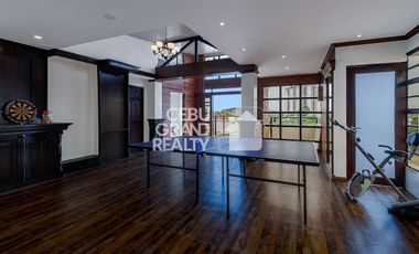 Luxury House with Swimming Pool for Sale in Brookfield Subdivision