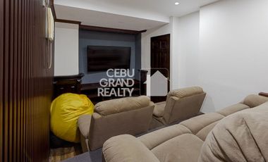 Luxury House with Swimming Pool for Sale in Brookfield Subdivision