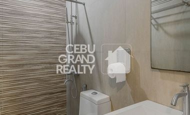 Luxury House with Swimming Pool for Sale in Brookfield Subdivision