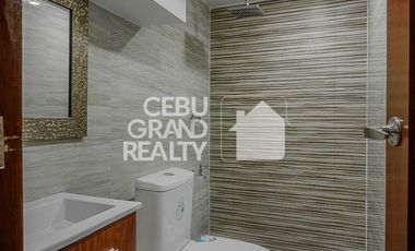 Luxury House with Swimming Pool for Sale in Brookfield Subdivision