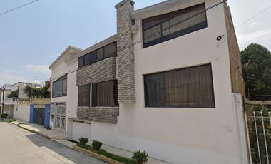 CASA MUY AMPLIA EN VENTA