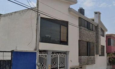 CASA MUY AMPLIA EN VENTA