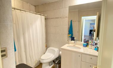 ARRIENDO CASA PROVENZAL PIEDRA ROJA CHICUREO, 4D + 3B + PISCINA + TERRAZA + QUINCHO + SERVICIOS. A PASOS COLEGIO SAN JOSE