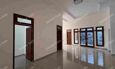 Dijual Rumah Sumber Solo Banjarsari Surakarta