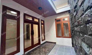 Dijual Rumah Sumber Solo Banjarsari Surakarta