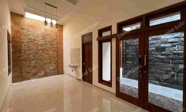 Dijual Rumah Sumber Solo Banjarsari Surakarta