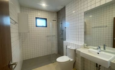 Rent/Sale Home Office 4 floors, Second Ring Road, near Chiang Mai City Hall Center with Suthep Mountain View, Chiang Mai