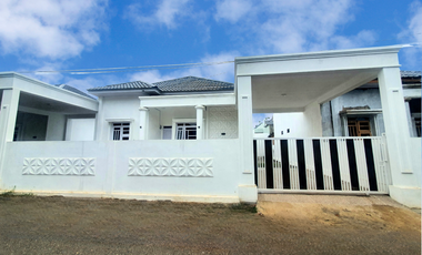 Dijual Rumah Classic di Mibo - Hanya 50 Meter ke Jalan Raya Jl. Soekarno Hatta!