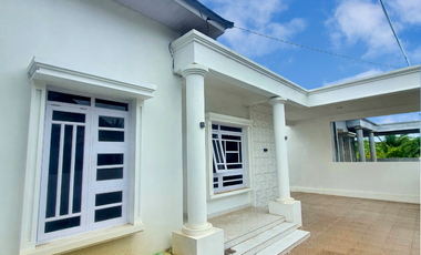 Dijual Rumah Classic di Mibo - Hanya 50 Meter ke Jalan Raya Jl. Soekarno Hatta!