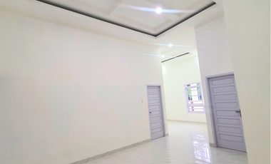 Dijual Rumah Classic di Mibo - Hanya 50 Meter ke Jalan Raya Jl. Soekarno Hatta!