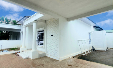 Dijual Rumah Classic di Mibo - Hanya 50 Meter ke Jalan Raya Jl. Soekarno Hatta!