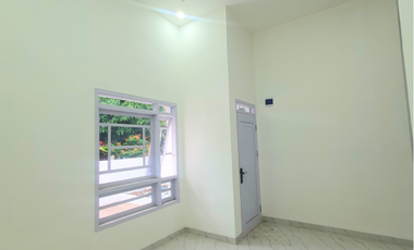 Dijual Rumah Classic di Mibo - Hanya 50 Meter ke Jalan Raya Jl. Soekarno Hatta!