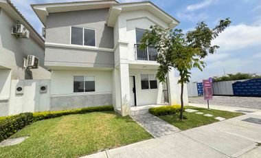 Venta de casa 4 dormitorios en etapa Floreana de Casalaguna