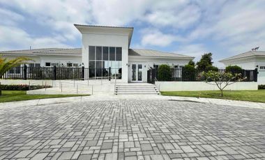 Venta de casa 4 dormitorios en etapa Floreana de Casalaguna