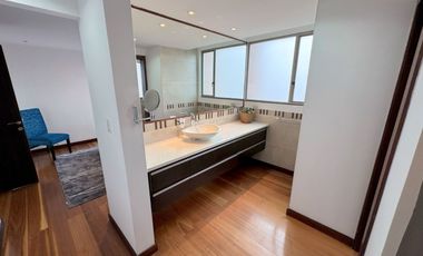 AMPLIO DEPARTAMENTO, GRAN TERRAZA PRIVADA, SECTOR AV. SOLANO - CUENCA