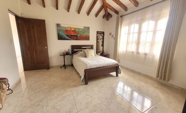 SE VENDE FINCA VIA SAN VICENTE