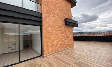 🏢Moderno Departamento de 2 Dormitorios con Terraza Enorme cerca de la Av. 10 de Agosto y Av. Loja🏙️