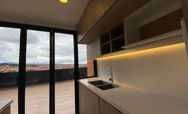 🏢Moderno Departamento de 2 Dormitorios con Terraza Enorme cerca de la Av. 10 de Agosto y Av. Loja🏙️