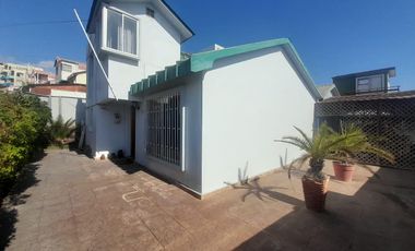 Se vende Hermosa Casa de 2 pisos en Coviefi, UF 10.000