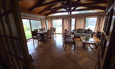 🏡 ¡Se vende espectacular parcela en Lampa!
Disfruta de la tranquilidad y comodidad en un entorno natural 🌳

✨ 5.000 m² de terreno en  condominio cerrado con seguridad 24/7.  5D 4B ,piscina,  Quincho