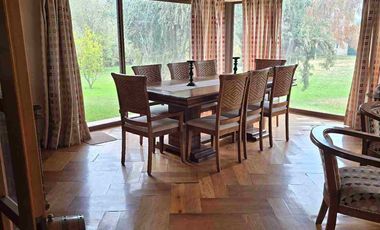 🏡 ¡Se vende espectacular parcela en Lampa!
Disfruta de la tranquilidad y comodidad en un entorno natural 🌳

✨ 5.000 m² de terreno en  condominio cerrado con seguridad 24/7.  5D 4B ,piscina,  Quincho