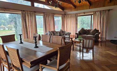 🏡 ¡Se vende espectacular parcela en Lampa!
Disfruta de la tranquilidad y comodidad en un entorno natural 🌳

✨ 5.000 m² de terreno en  condominio cerrado con seguridad 24/7.  5D 4B ,piscina,  Quincho