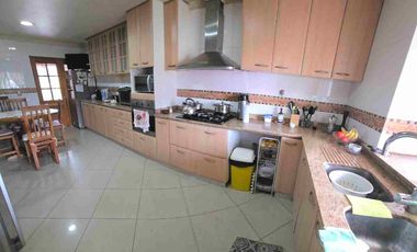 🏡 ¡Se vende espectacular parcela en Lampa!
Disfruta de la tranquilidad y comodidad en un entorno natural 🌳

✨ 5.000 m² de terreno en  condominio cerrado con seguridad 24/7.  5D 4B ,piscina,  Quincho