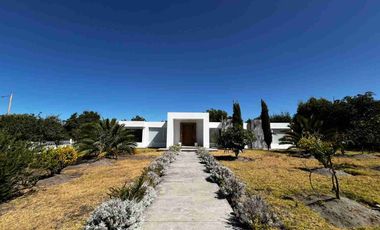 QUINTA DE LUJO EN VENTA EN MALCHINGUI A 40 MINUTOS DE QUITO