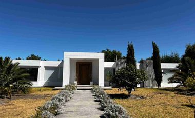 QUINTA DE LUJO EN VENTA EN MALCHINGUI A 40 MINUTOS DE QUITO