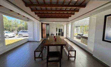 QUINTA DE LUJO EN VENTA EN MALCHINGUI A 40 MINUTOS DE QUITO