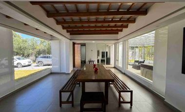 QUINTA DE LUJO EN VENTA EN MALCHINGUI A 40 MINUTOS DE QUITO