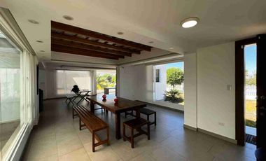 QUINTA DE LUJO EN VENTA EN MALCHINGUI A 40 MINUTOS DE QUITO