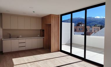 🏢En Venta Último Departamento Moderno a Crédito VIP de 2 dormitorios con terraza y vista a la ciudad – Río Amarillo