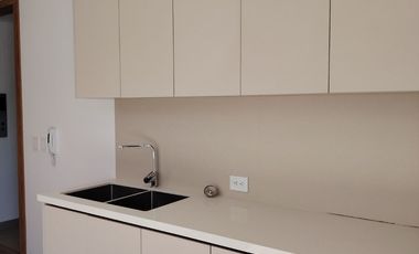 🏢En Venta Último Departamento Moderno a Crédito VIP de 2 dormitorios con terraza y vista a la ciudad – Río Amarillo