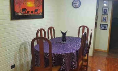 Se Vende Hermosa 🏡  en la Comuna de Pudahuel Villa las Casas , cerca del Metro Barrancas línea 5 , conectividad 3D 1B , Estacionamiento,  sin deuda