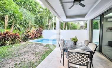 Casa en venta en Cancún en Residencial Lagos del sol con Alberca y Jardín