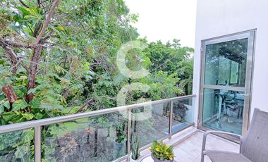 Casa en venta en Cancún en Residencial Lagos del sol con Alberca y Jardín