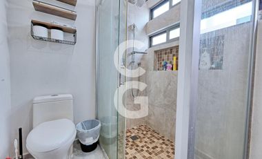 Casa en venta en Cancún en Residencial Lagos del sol con Alberca y Jardín