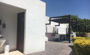 Vendo PH en santa fe de juriquilla 3 recamaras + servicio 4 baños 2 autos