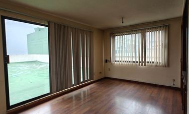 Edificio en Renta y Venta en Valle Don Camilo sobre 5 de Mayo