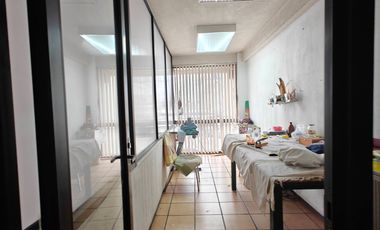 Edificio en Renta y Venta en Valle Don Camilo sobre 5 de Mayo