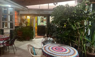 VENDO RESIDENCIAL FUNCIONANDO, EN PLENO CENTRO DE EL TABO, EXCELENTE INVERSION